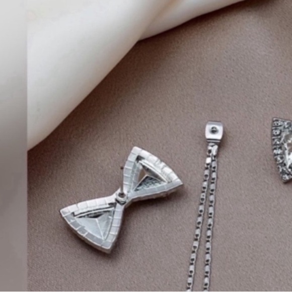 RHINESTONE BOW TASSEL DROP EARRINGS - Picture 5 of 9